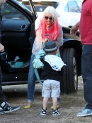 At_Mr__Bones_Pumpkin_Patch_In_West_Hollywood_With_Max_And_Matt_-_October_14_-_Christina_Aguilera_Daily_0226.jpg