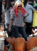 At_Mr__Bones_Pumpkin_Patch_In_West_Hollywood_With_Max_And_Matt_-_October_14_-_Christina_Aguilera_Daily_0265.jpg