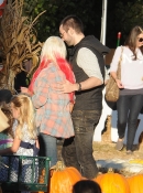 At_Mr__Bones_Pumpkin_Patch_In_West_Hollywood_With_Max_And_Matt_-_October_14_-_Christina_Aguilera_Daily_0319.jpg