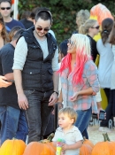 At_Mr__Bones_Pumpkin_Patch_In_West_Hollywood_With_Max_And_Matt_-_October_14_-_Christina_Aguilera_Daily_0323.jpg
