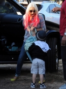 At_Mr__Bones_Pumpkin_Patch_In_West_Hollywood_With_Max_And_Matt_-_October_14_-_Christina_Aguilera_Daily_0337.jpg