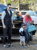 At_Mr__Bones_Pumpkin_Patch_In_West_Hollywood_With_Max_And_Matt_-_October_14_-_Christina_Aguilera_Daily_0340.jpg