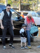 At_Mr__Bones_Pumpkin_Patch_In_West_Hollywood_With_Max_And_Matt_-_October_14_-_Christina_Aguilera_Daily_0341.jpg