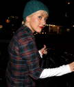 At_Osteria_Mozza_-_January_4_-_Christina_Aguilera_Daily_024.jpg