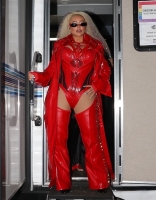 Backstage_Christina_Aguilera_LA_Pride_2022_-_Xtina_Daily_003.jpg