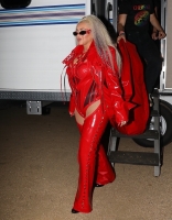Backstage_Christina_Aguilera_LA_Pride_2022_-_Xtina_Daily_004.jpg