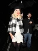 Celebrating_Her_27th_Birthday_With_Jordan_-_December_18_-__Christina_Aguilera_Daily_05.jpg