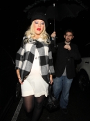 Celebrating_Her_27th_Birthday_With_Jordan_-_December_18_-__Christina_Aguilera_Daily_06.jpg