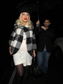 Celebrating_Her_27th_Birthday_With_Jordan_-_December_18_-__Christina_Aguilera_Daily_07.jpg