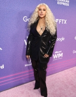 Christina_Aguilera_-_Billboard_Women_In_Music_-_Xtina_Daily_0003.jpg