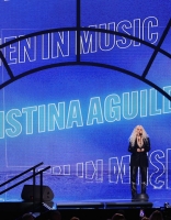 Christina_Aguilera_-_Billboard_Women_In_Music_Speech_-_Xtina_Daily_0013.jpg