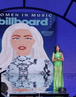 Christina_Aguilera_-_Billboard_Women_In_Music_Speech_-_Xtina_Daily_0018.jpg