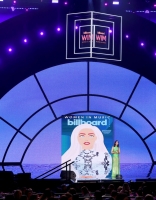 Christina_Aguilera_-_Billboard_Women_In_Music_Speech_-_Xtina_Daily_0019.jpg