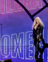 Christina_Aguilera_-_Billboard_Women_In_Music_Speech_-_Xtina_Daily_0020.jpg