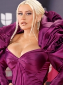 Christina_Aguilera_-_Latin_Grammys_2022_-_Arrivals_-_XtinaDaily_31.jpg