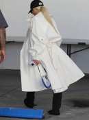 Christina_Aguilera_-_Shops_at_Tom_Ford_in_Beverly_Hills_-_XtinaDaily_13.jpg