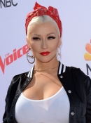 Christina_Aguilera_-_The_Voice_Karaoke_For_Charity_in_West_Hollywood_21_04_2016_13.jpg