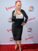 Christina_Aguilera_-_The_Voice_Karaoke_For_Charity_in_West_Hollywood_21_04_2016_31.jpg