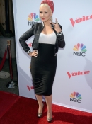 Christina_Aguilera_-_The_Voice_Karaoke_For_Charity_in_West_Hollywood_21_04_2016_32.jpg