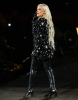Christina_Aguilera_AHF_World_AIDS_Day_2021_Concert_xtinadaily_0017.jpg