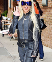 Christina_Aguilera_Daily_-_Xtina_in_NYC_June_23_-_0002.jpg