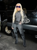 Christina_Aguilera_Daily_-_Xtina_in_NYC_June_23_-_0035.jpg