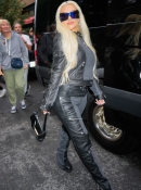 Christina_Aguilera_Daily_-_Xtina_in_NYC_June_23_-_0037.jpg
