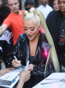 Christina_Aguilera_Daily_-__Spotted_out_in_New_York_City_-_0001.jpg