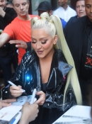 Christina_Aguilera_Daily_-__Spotted_out_in_New_York_City_-_0010.jpg