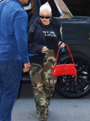 Christina_Aguilera_Daily_-__Spotted_out_in_New_York_City_-_004.jpg