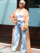 Christina_Aguilera_Daily_-__Spotted_out_in_New_York_City_June_27_1_-_0001.jpg