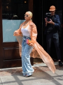 Christina_Aguilera_Daily_-__Spotted_out_in_New_York_City_June_27_1_-_0020.jpg