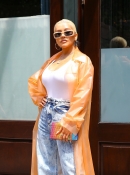 Christina_Aguilera_Daily_-__Spotted_out_in_New_York_City_June_27_2_-_0001.jpg