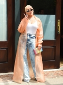 Christina_Aguilera_Daily_-__Spotted_out_in_New_York_City_June_27_2_-_0010.jpg
