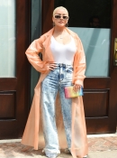 Christina_Aguilera_Daily_-__Spotted_out_in_New_York_City_June_27_2_-_0012.jpg