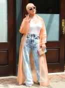 Christina_Aguilera_Daily_-__Spotted_out_in_New_York_City_June_27_2_-_0022.jpg