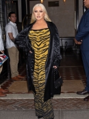 Christina_Aguilera_Daily_-__Spotted_out_in_New_York_City_June_28_2_-_0011.jpg