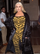 Christina_Aguilera_Daily_-__Spotted_out_in_New_York_City_June_28_2_-_0012.jpg