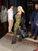 Christina_Aguilera_Daily_-__Spotted_out_in_New_York_City_June_28_2_-_0019.jpg