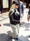 Christina_Aguilera_Daily_-__Spotted_out_in_New_York_City_June_29_1_-_002.jpg