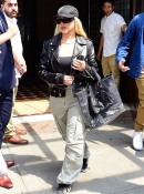 Christina_Aguilera_Daily_-__Spotted_out_in_New_York_City_June_29_1_-_004.jpg