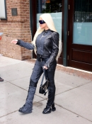 Christina_Aguilera_Daily_-_set_2_Xtina_in_NYC_June_23_-_0028.jpg