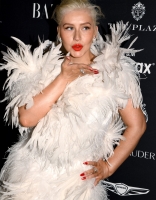 Christina_Aguilera_Harpers_Bazaar_Icons_102992545~0.jpg