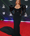 Christina_Aguilera_Red_Carpet_22nd_Annual_Latin_GRAMMY_Awards_xtinadaily_0032~1.jpg