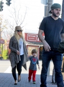 Christina_Aguilera_and_Jordan_Bratman_celebrate_their_son_Max_s_birthday_at_Legoland_in_Carlsbad_-_January_12_-_Christina_Aguilera_Daily_004.jpg