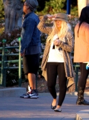 Christina_Aguilera_and_Jordan_Bratman_celebrate_their_son_Max_s_birthday_at_Legoland_in_Carlsbad_-_January_12_-_Christina_Aguilera_Daily_019.jpg