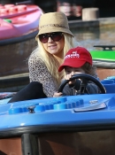 Christina_Aguilera_and_Jordan_Bratman_celebrate_their_son_Max_s_birthday_at_Legoland_in_Carlsbad_-_January_12_-_Christina_Aguilera_Daily_035.jpg