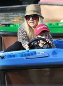 Christina_Aguilera_and_Jordan_Bratman_celebrate_their_son_Max_s_birthday_at_Legoland_in_Carlsbad_-_January_12_-_Christina_Aguilera_Daily_042.jpg
