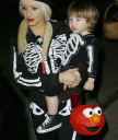 Christina_Aguilera_and_Max_-_October_31_-_Christina_Aguilera_Daily_015.jpg