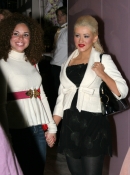 Christina_Aguilera_attends_the_opening_of_the_new_Juicy_Couture_store_on_Beverly_Hill_s_famous_Rodeo_-__Christina_Aguilera_Daily_05.jpg